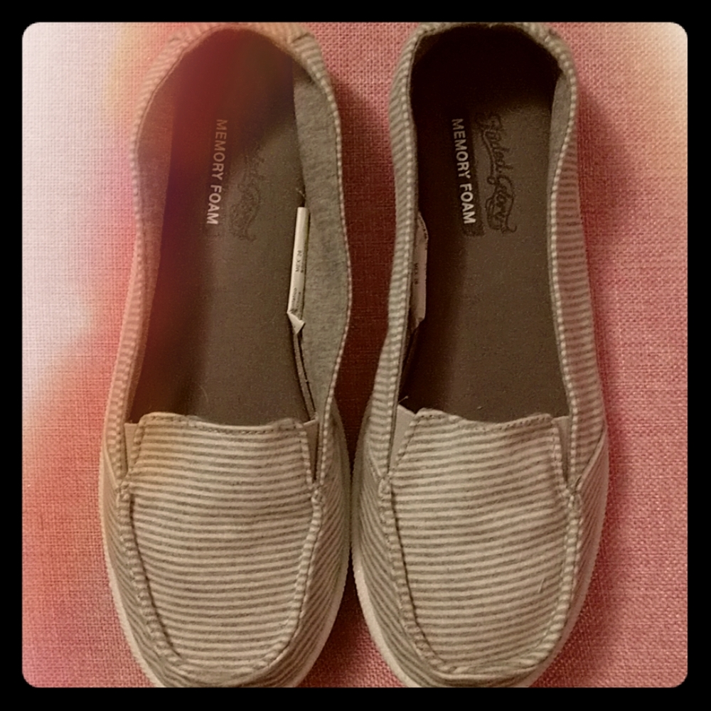 Size 9 shoes. Never worn